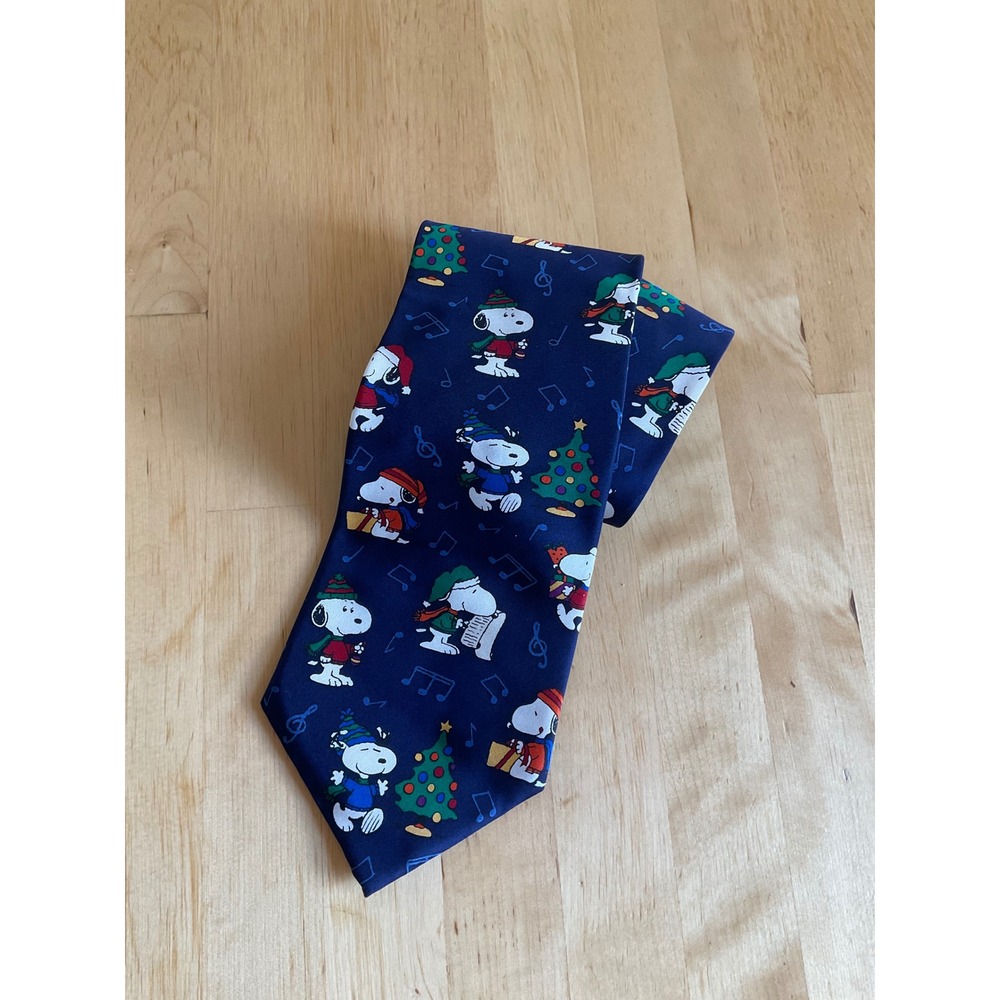 Peanuts Snoopy Christmas Tie Navy Blue Holiday Caroling Music Trees Mens Necktie